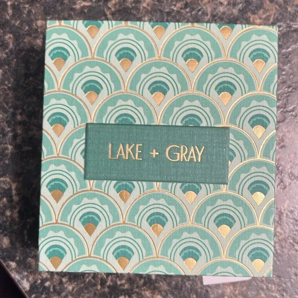 Heart studs. - Picture 3 of 3